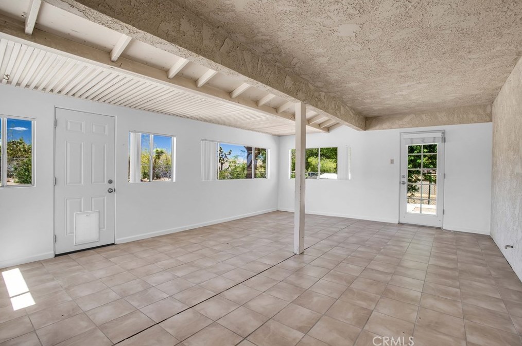 7930 Palm Ave, Yucca Valley CA 92284-4080 exterior