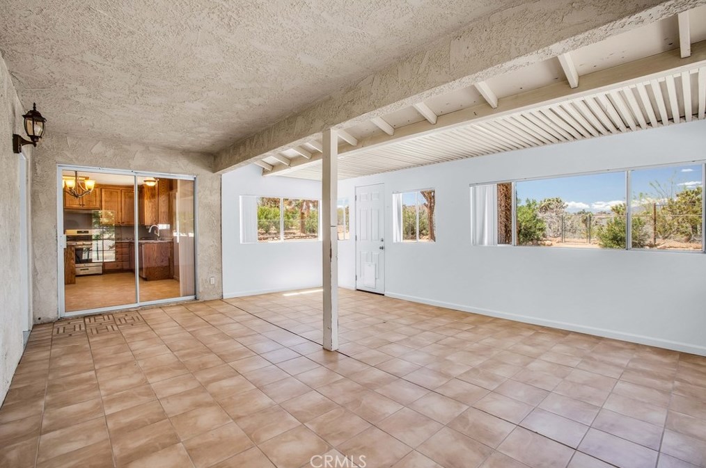 7930 Palm Ave, Yucca Valley CA 92284-4080 exterior