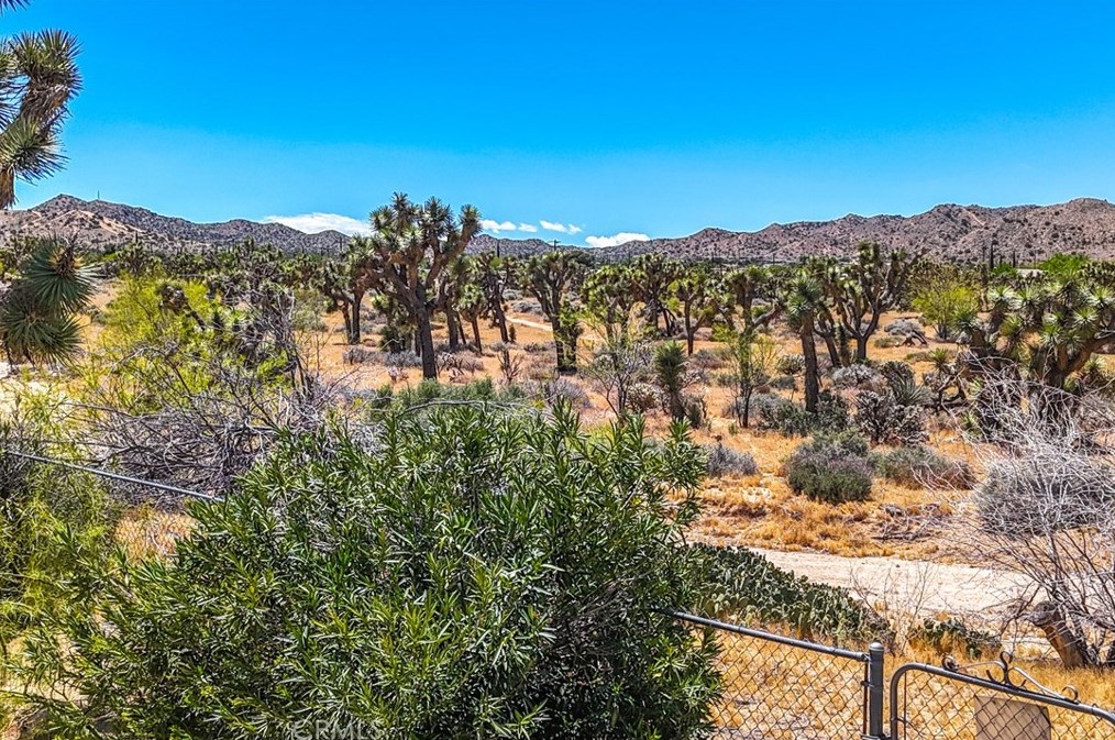 7930 Palm Ave, Yucca Valley CA 92284-4080 exterior