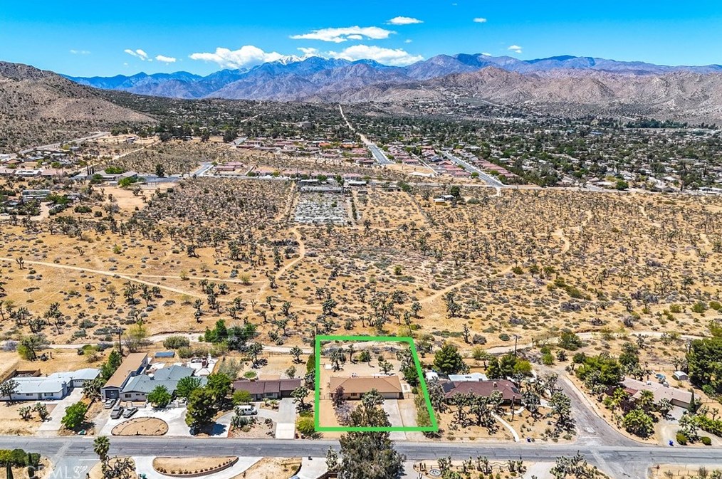 7930 Palm Ave, Yucca Valley CA 92284-4080 exterior