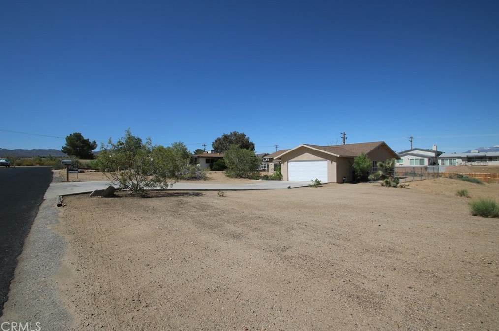 7370 Avalon Ave, Yucca Valley CA 92284-1108 exterior