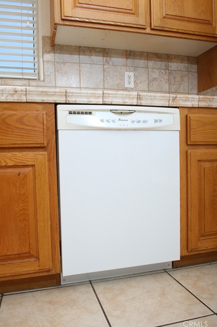 7370 Avalon Ave, Yucca Valley CA 92284-1108 exterior