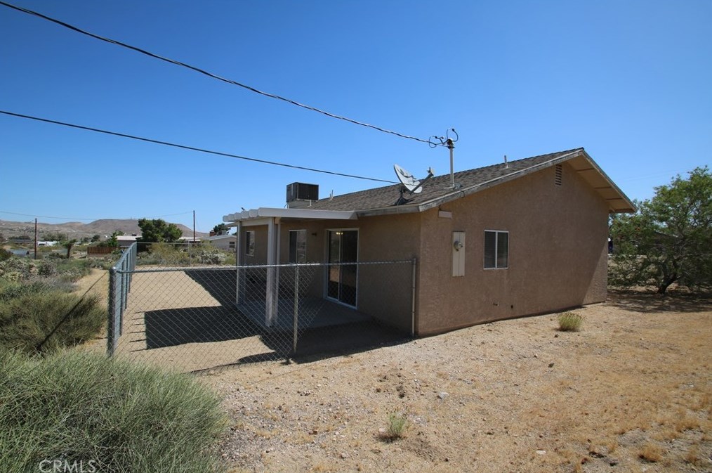 7370 Avalon Ave, Yucca Valley CA 92284-1108 exterior