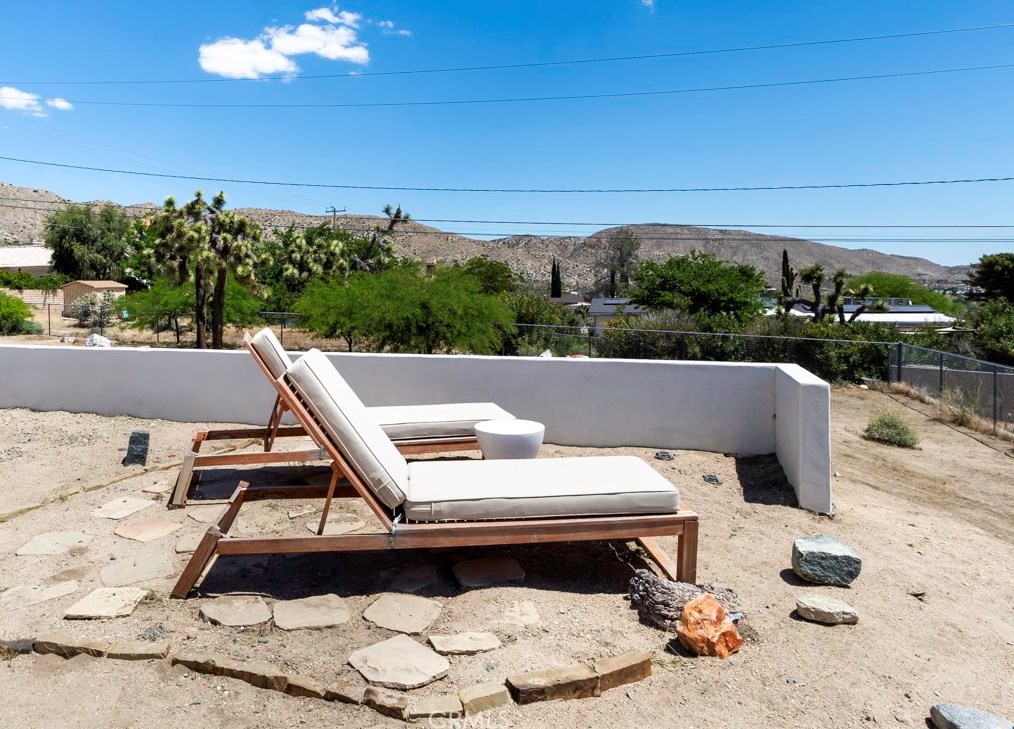 7515 San Remo Trl, Yucca Valley CA  92284-2354 exterior