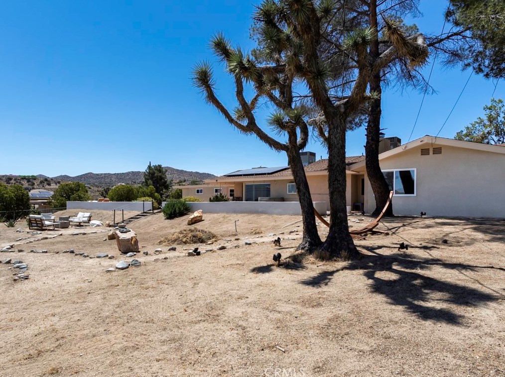 7515 San Remo Trl, Yucca Valley CA  92284-2354 exterior