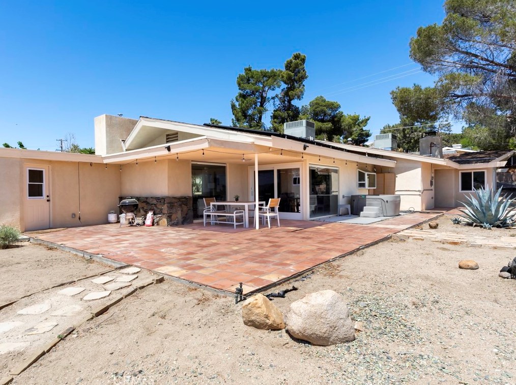 7515 San Remo Trl, Yucca Valley CA  92284-2354 exterior