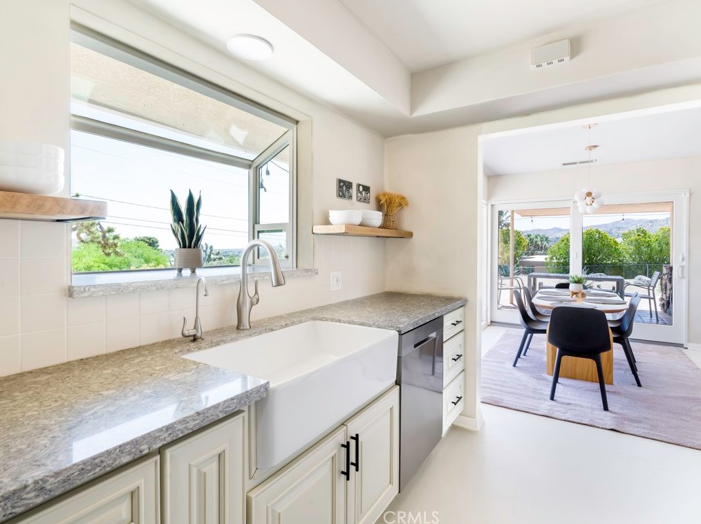 7515 San Remo Trl, Yucca Valley CA  92284-2354 exterior