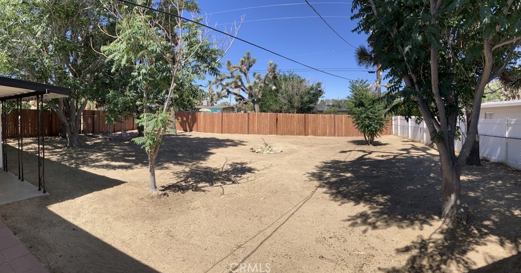 7204 Palm Ave, Yucca Valley CA 92284-4044 exterior