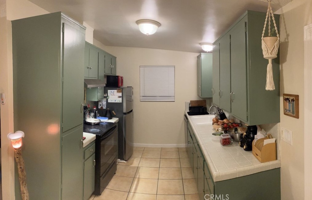 7204 Palm Ave, Yucca Valley CA 92284-4044 exterior