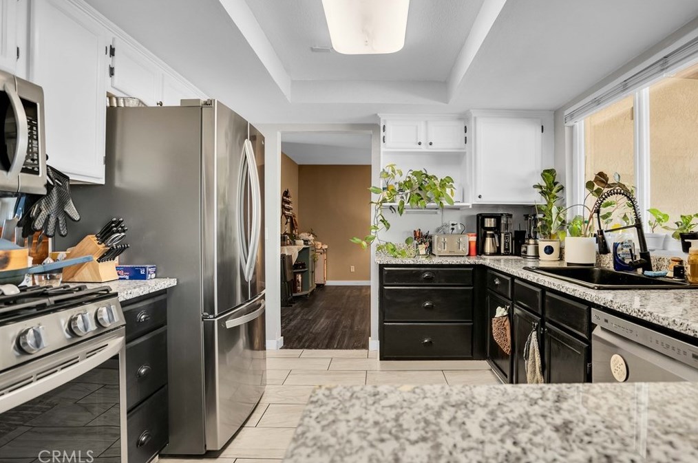 4805 Sunmore Pkwy, Twntynine Plm CA  92277-6719 exterior