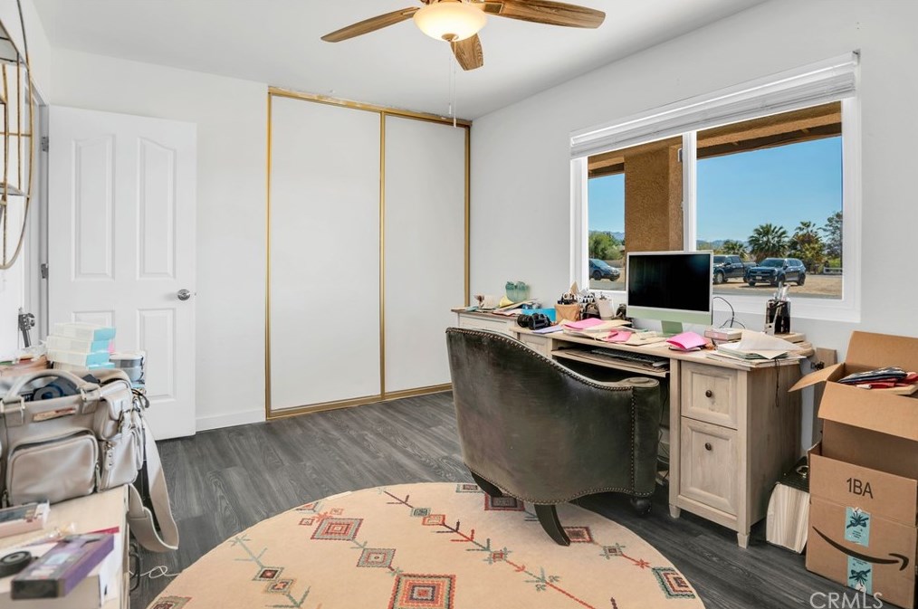 4805 Sunmore Pkwy, Twntynine Plm CA  92277-6719 exterior