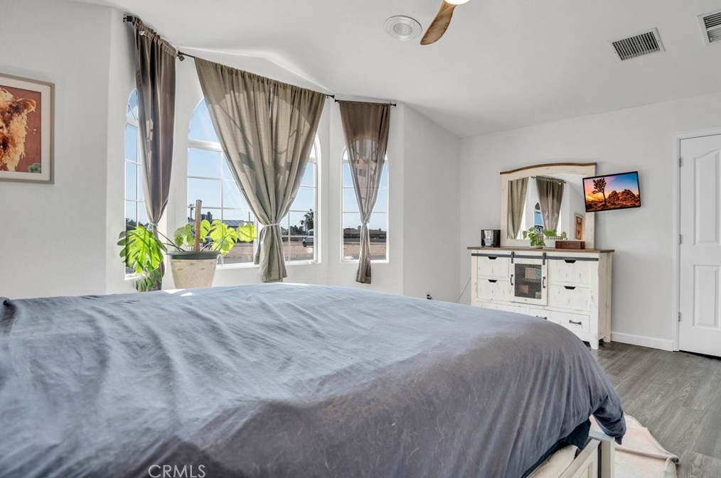 4805 Sunmore Pkwy, Twntynine Plm CA  92277-6719 exterior