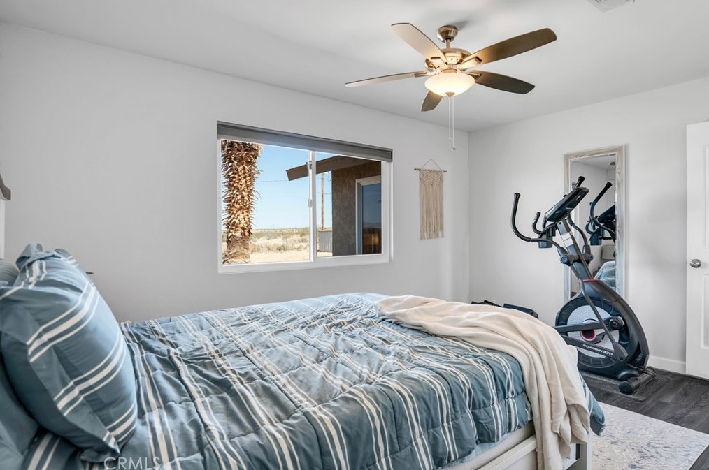 4805 Sunmore Pkwy, Twntynine Plm CA  92277-6719 exterior