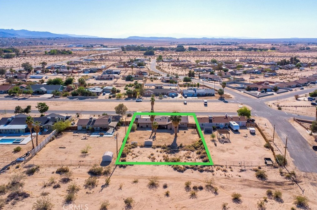 4805 Sunmore Pkwy, Twntynine Plm CA  92277-6719 exterior