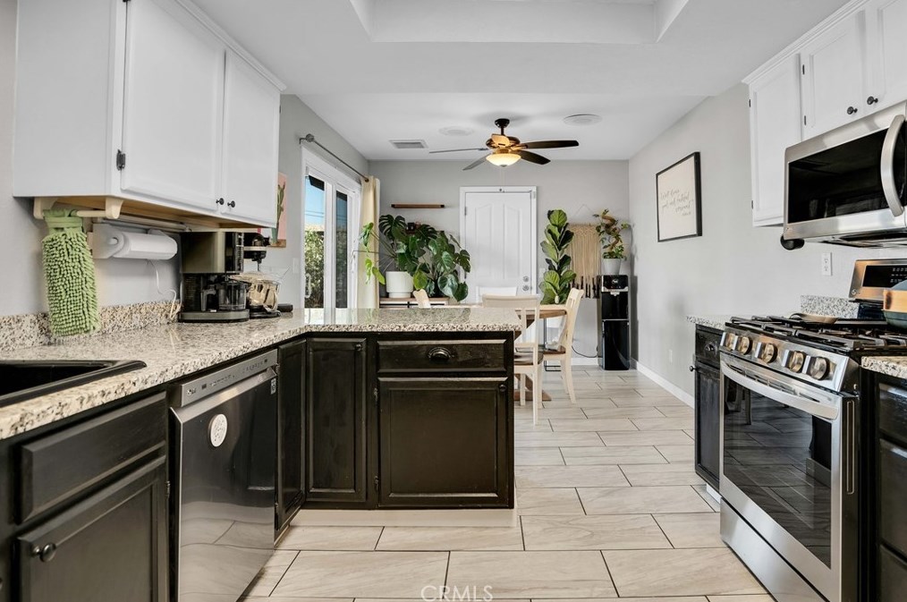 4805 Sunmore Pkwy, Twntynine Plm CA  92277-6719 exterior