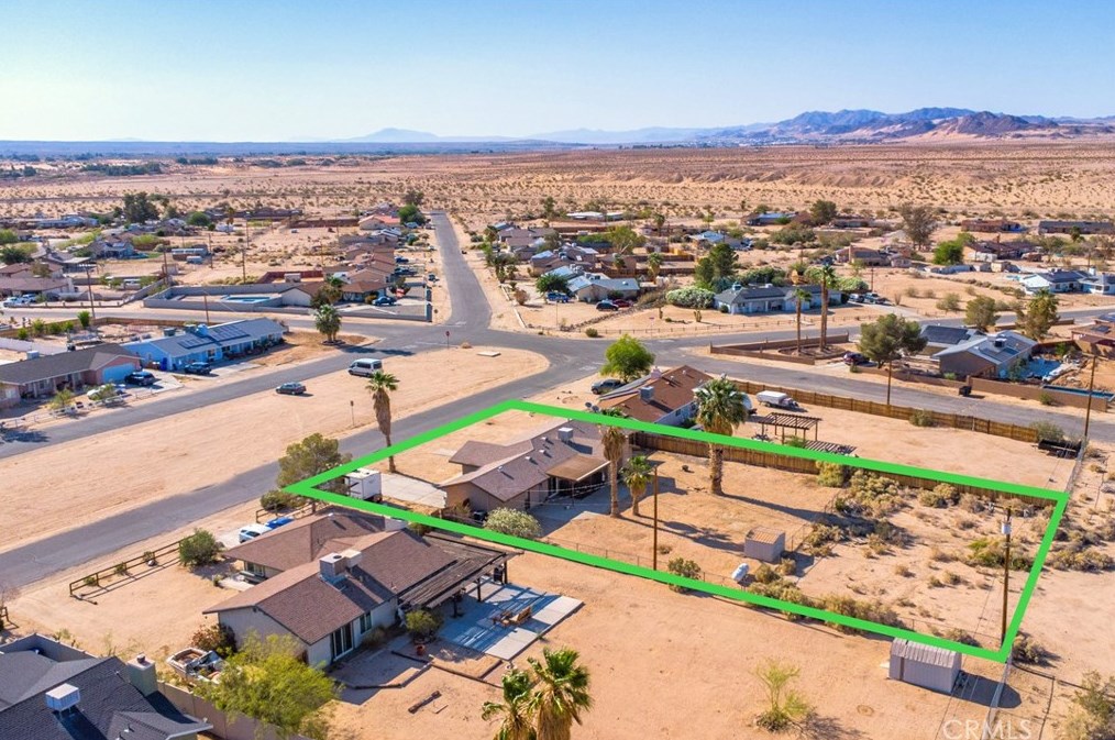 4805 Sunmore Pkwy, Twntynine Plm CA  92277-6719 exterior