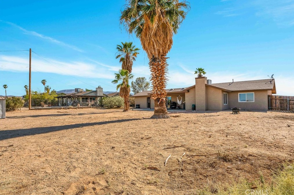 4805 Sunmore Pkwy, Twntynine Plm CA  92277-6719 exterior