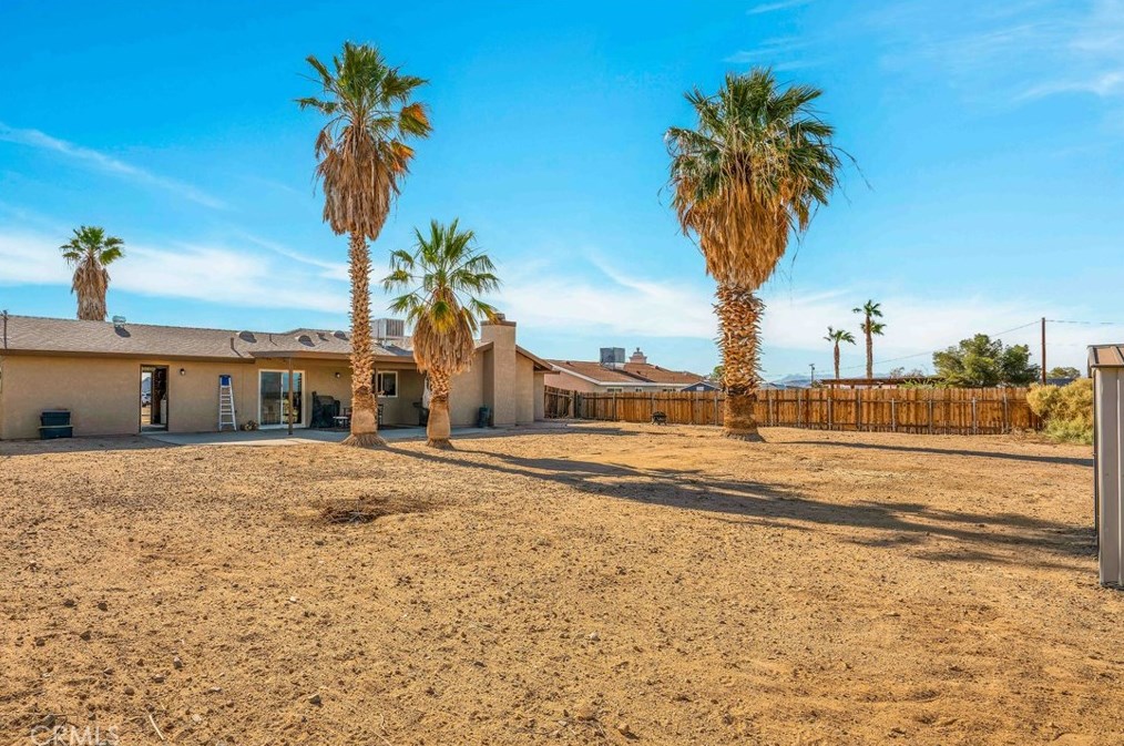 4805 Sunmore Pkwy, Twntynine Plm CA  92277-6719 exterior