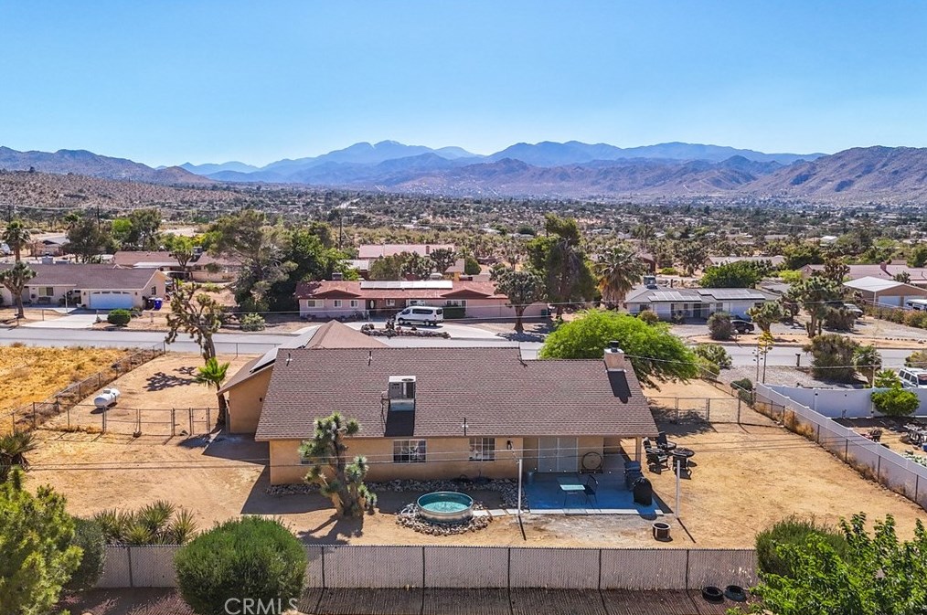 7645 Victoria Ave, Yucca Valley CA  92284-6152 exterior