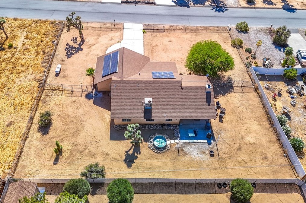 7645 Victoria Ave, Yucca Valley CA  92284-6152 exterior