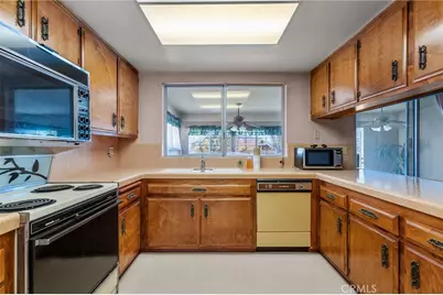 7515 Pinon Drive, Yucca Valley, CA 92284 - Photo 9