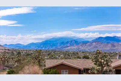 7625 Hilton Avenue, Yucca Valley, CA 92284 - Photo 11