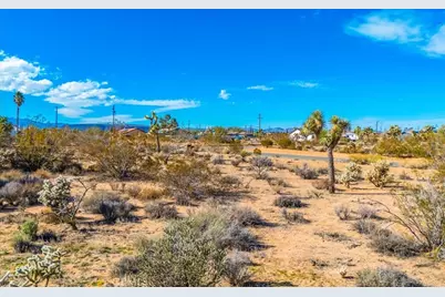 3911 Lennox Avenue, Yucca Valley, CA 92284 - Photo 21