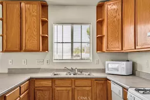 5564 Mariposa, 29 Palms MCB, CA 92277 - Photo 9