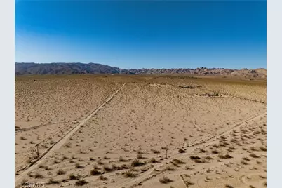 5226 Pearl Springs Avenue, 29 Palms MCB, CA 92277 - Photo 5