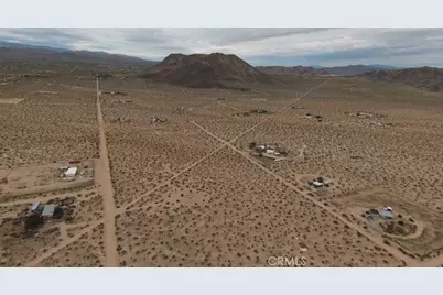 60426 Lorraine, Landers, CA 92285 - Photo 19