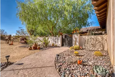 61138 Onaga, Joshua Tree, CA 92252 - Photo 7