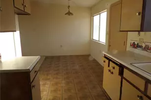 6810 Maude Adams, 29 Palms MCB, CA 92277 - Photo 5