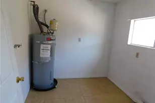 7491 Sherman Hoyt, 29 Palms MCB, CA 92277 - Photo 15