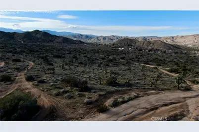 56007 Golden Bee, Yucca Valley, CA 92284 - Photo 11