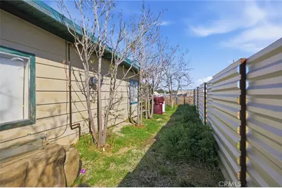 7559 Chemehuevi Way, Yucca Valley, CA 92284 - Photo 19