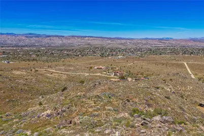 58215 Santa Barbara, Yucca Valley, CA 92284 - Photo 13