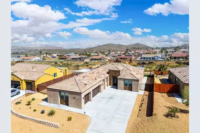 8668 Monument View Dr, Yucca Valley, CA 92284 - Photo 3