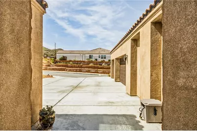 8668 Monument View Dr, Yucca Valley, CA 92284 - Photo 7