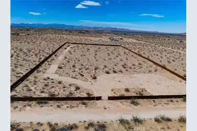 424 Ducor Avenue, Landers, CA 92285 - Photo 17