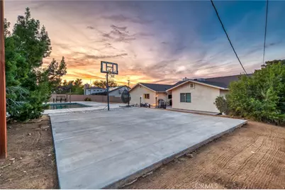 57731 San Tropeze, Yucca Valley, CA 92284 - Photo 9