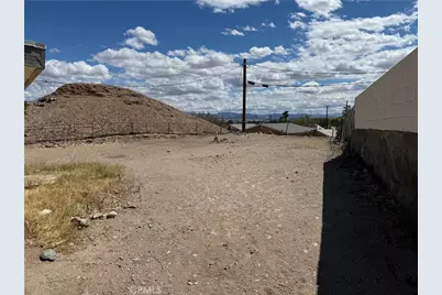 323 E, Needles, CA 92363 - Photo 5