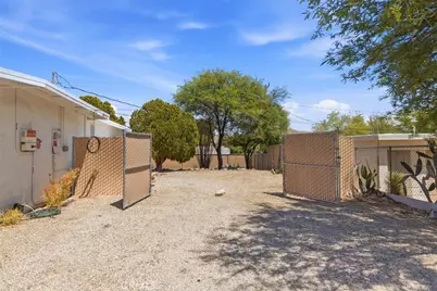 10931 Mescalero, Morongo Valley, CA 92256 - Photo 17