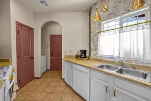 7425 Kellogg Ave, 29 Palms MCB, CA 92277 - Photo 13