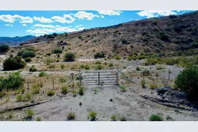 101 Cimarron Road, Pioneertown, CA 92268 - Photo 5