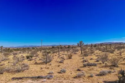 56666 Lowe Avenue, Yucca Valley, CA 92284 - Photo 9