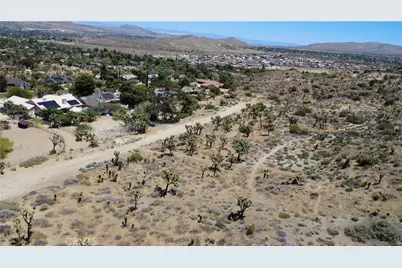 5851317 San Andreas Road, Yucca Valley, CA 92284 - Photo 9