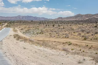 56950 San Andreas, Yucca Valley, CA 92284 - Photo 9