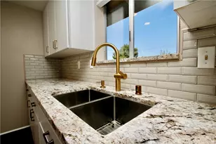 7376 Victoria, Yucca Valley, CA 92284 - Photo 9