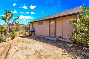 8001 Hammett Rd, Yucca Valley, CA 92284 - Photo 35
