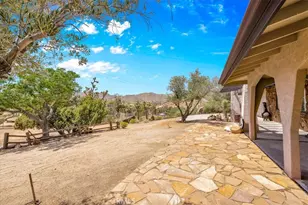 8001 Hammett Rd, Yucca Valley, CA 92284 - Photo 11